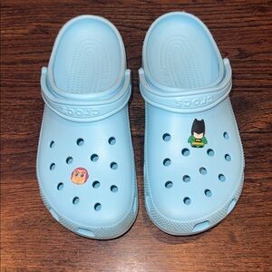 CROCS ADULT Artic Blue Water Shoes with Charms 10 men 12 women